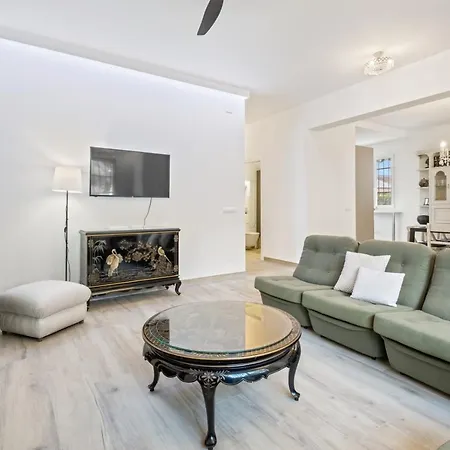 Irene - Biznaga Homes Apartment