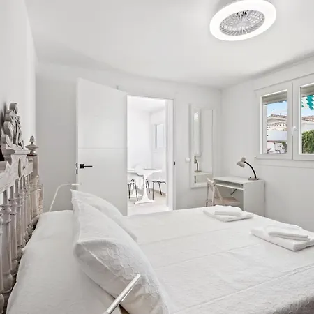Irene - Biznaga Homes Apartment *